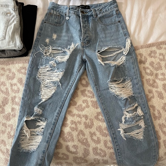 Princess polly ripped jeans - Picture 2 of 4